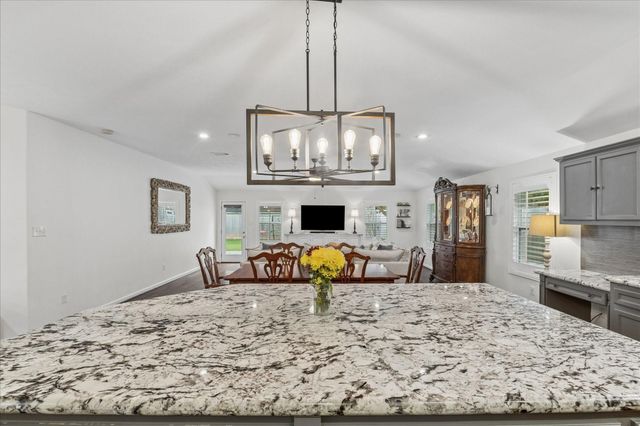 606 Kyle Street, Sugar Land, TX 77478