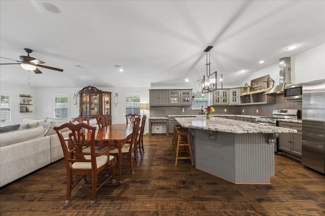 606 Kyle Street, Sugar Land, TX 77478