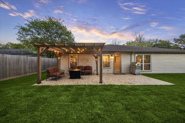 606 Kyle Street, Sugar Land, TX 77478