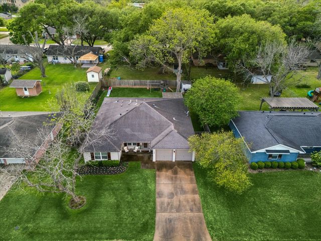 606 Kyle Street, Sugar Land, TX 77478