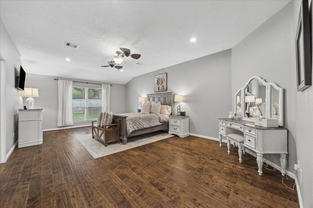 606 Kyle Street, Sugar Land, TX 77478