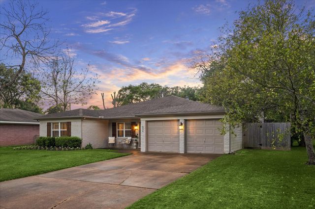 606 Kyle Street, Sugar Land, TX 77478