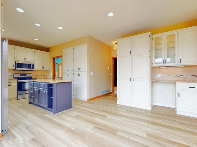 8658 Upland Lane N, Maple Grove, MN 55311