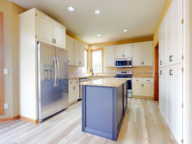 8658 Upland Lane N, Maple Grove, MN 55311