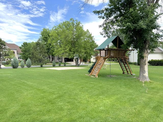 8658 Upland Lane N, Maple Grove, MN 55311