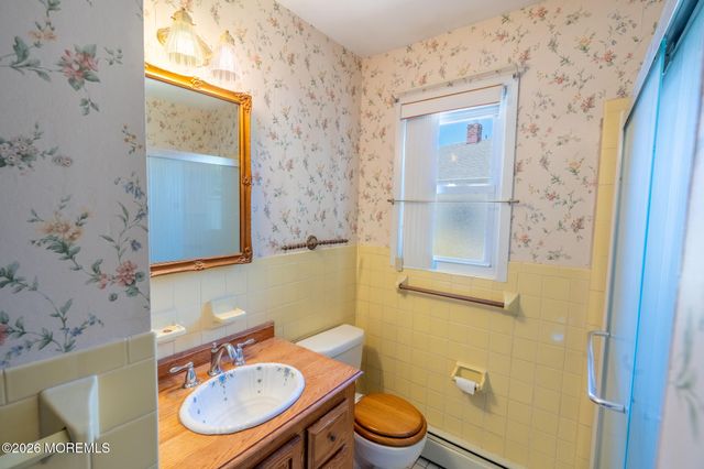 6 Bolans Court, Toms River, NJ 08757