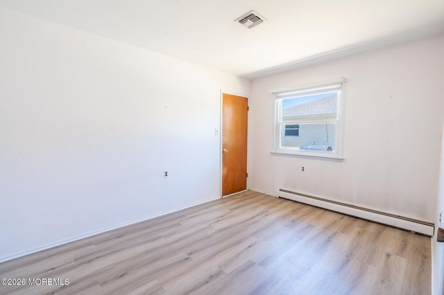6 Bolans Court, Toms River, NJ 08757