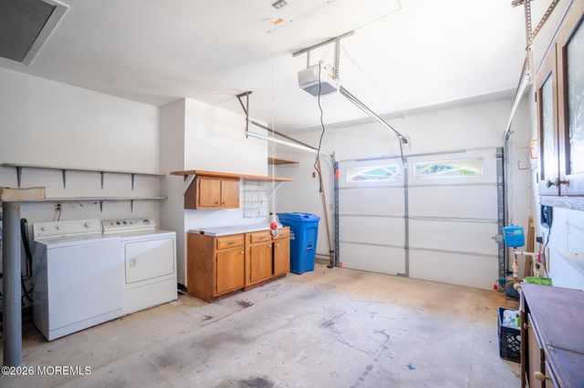 6 Bolans Court, Toms River, NJ 08757