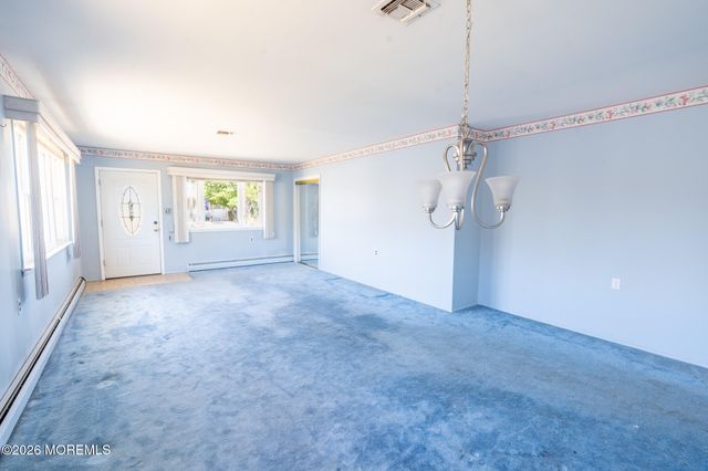 6 Bolans Court, Toms River, NJ 08757