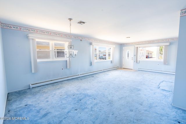 6 Bolans Court, Toms River, NJ 08757