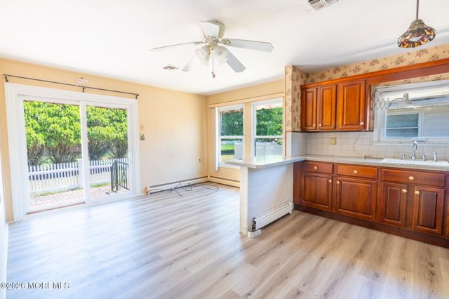 6 Bolans Court, Toms River, NJ 08757