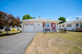 6 Bolans Court, Toms River, NJ 08757