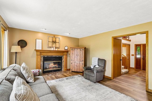 W5692 Sunset Ridge ROAD, Walworth, WI 53184