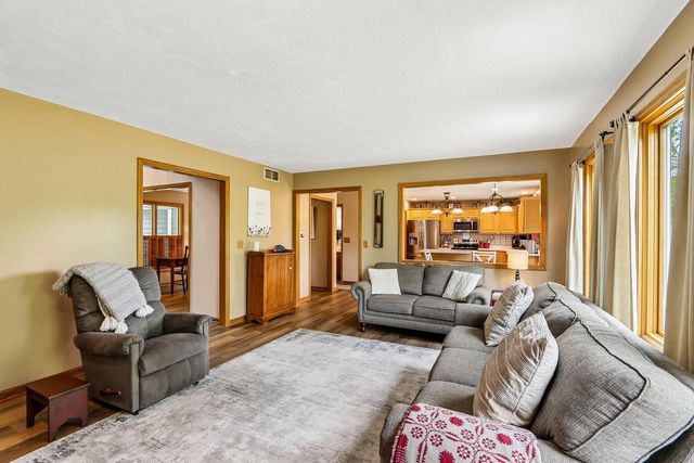 W5692 Sunset Ridge ROAD, Walworth, WI 53184