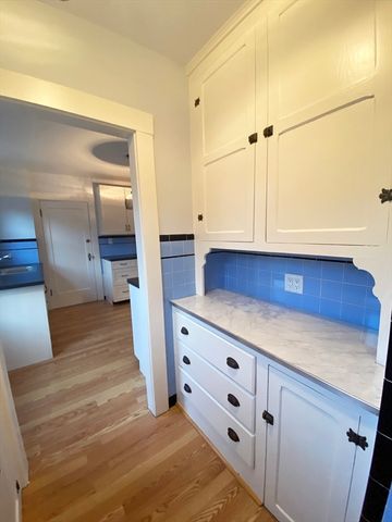 16 Arborough 2, Boston, MA 02131