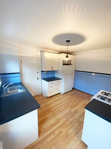 16 Arborough 2, Boston, MA 02131