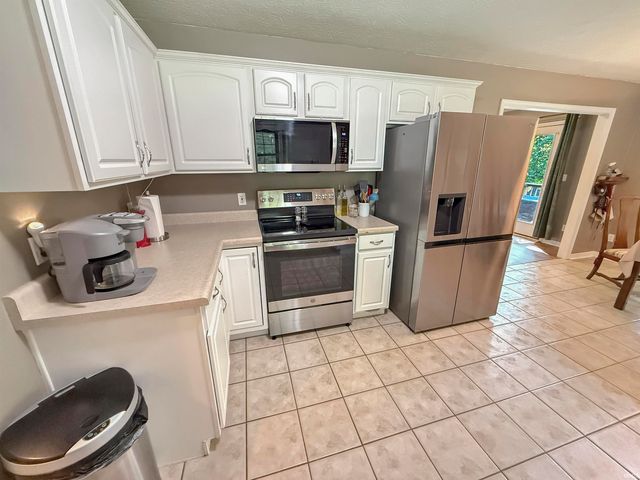 900 S Melody Lane, Santa Claus, IN 47579