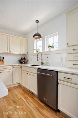 642 Echo Valley Ne, Rockford City, MI 49341