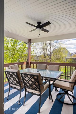 642 Echo Valley Ne, Rockford City, MI 49341