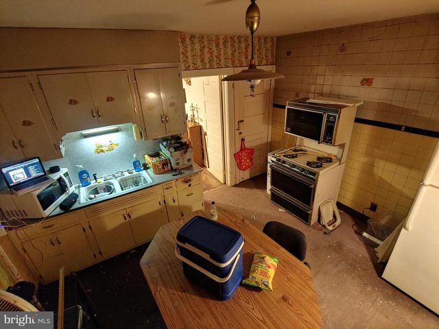 46 EDGEMERE AVE, Trenton, NJ 08618