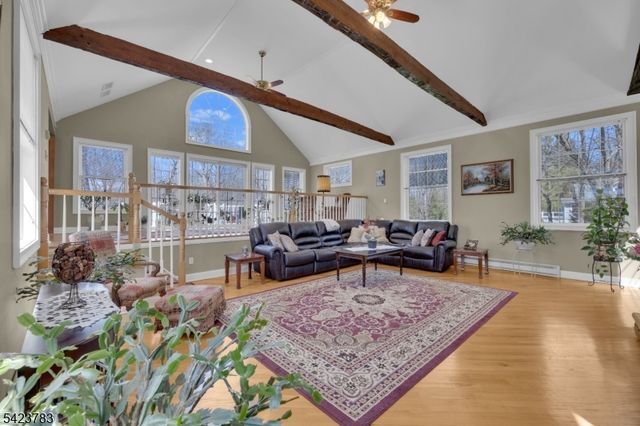 2 Spring Brook Ln, Lebanon Twp., NJ 08826