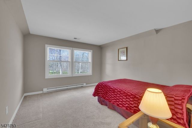 2 Spring Brook Ln, Lebanon Twp., NJ 08826