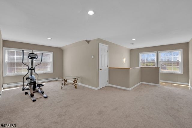 2 Spring Brook Ln, Lebanon Twp., NJ 08826