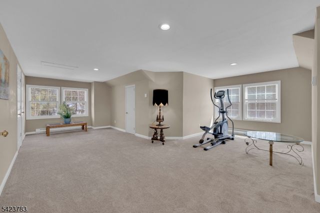 2 Spring Brook Ln, Lebanon Twp., NJ 08826