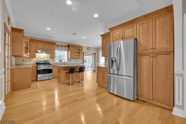2 Spring Brook Ln, Lebanon Twp., NJ 08826