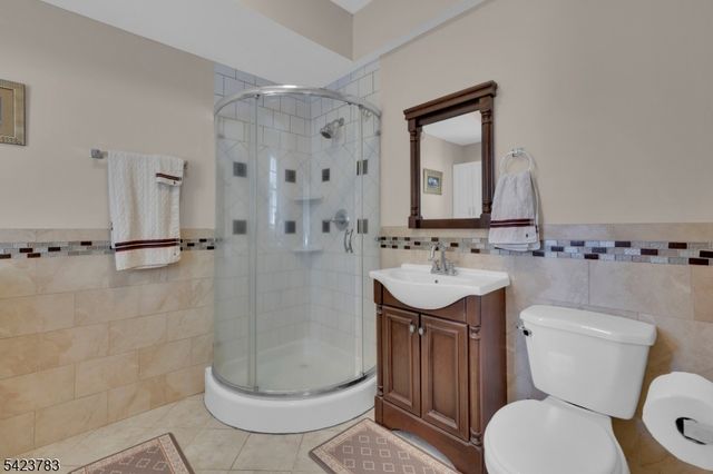 2 Spring Brook Ln, Lebanon Twp., NJ 08826