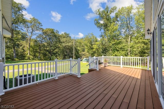 2 Spring Brook Ln, Lebanon Twp., NJ 08826