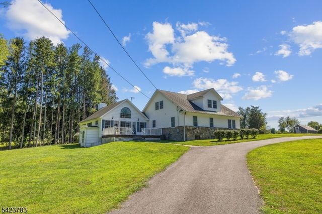 2 Spring Brook Ln, Lebanon Twp., NJ 08826