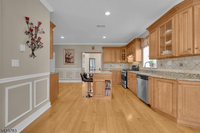 2 Spring Brook Ln, Lebanon Twp., NJ 08826