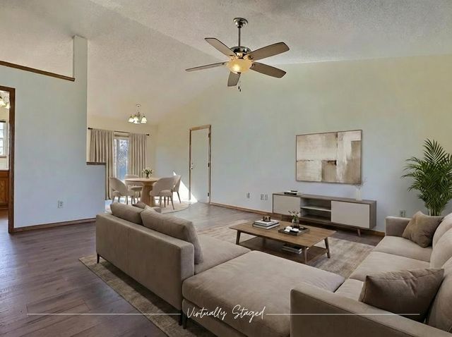 1929 W Schoolhouse St, Haysville, KS 67060