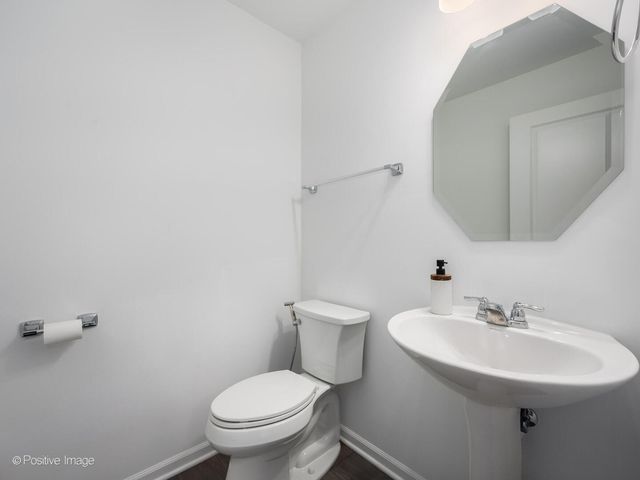 444 Radcliff Lane, South Elgin, IL 60177