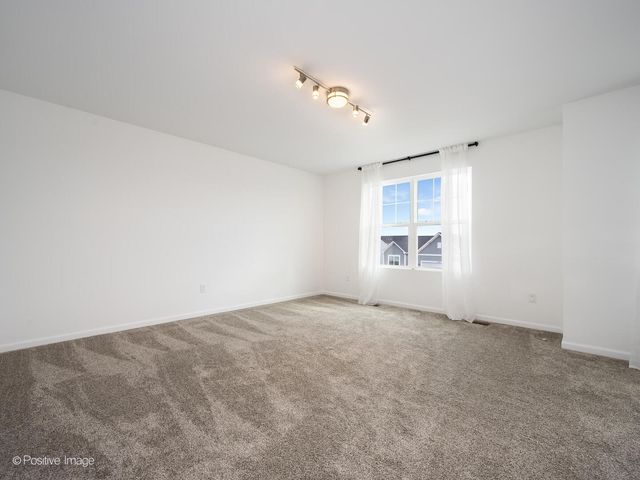 444 Radcliff Lane, South Elgin, IL 60177