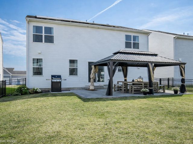 444 Radcliff Lane, South Elgin, IL 60177