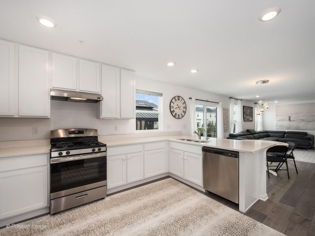 444 Radcliff Lane, South Elgin, IL 60177