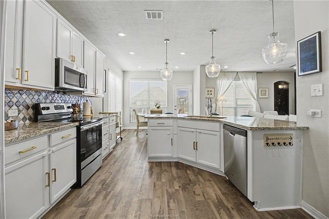 2111 Markley Drive, Bryan, TX 77807