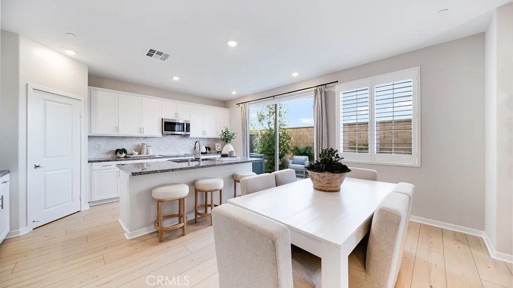 Image 5 of property listing at 3256 Floral Paseo, Ontario, CA 91761