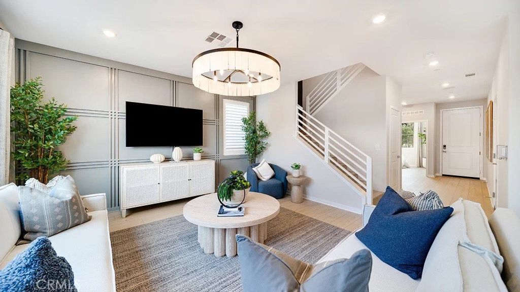 Image 7 of property listing at 3256 Floral Paseo, Ontario, CA 91761
