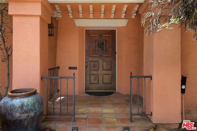 1229 Geneva Street, Glendale, CA 91207