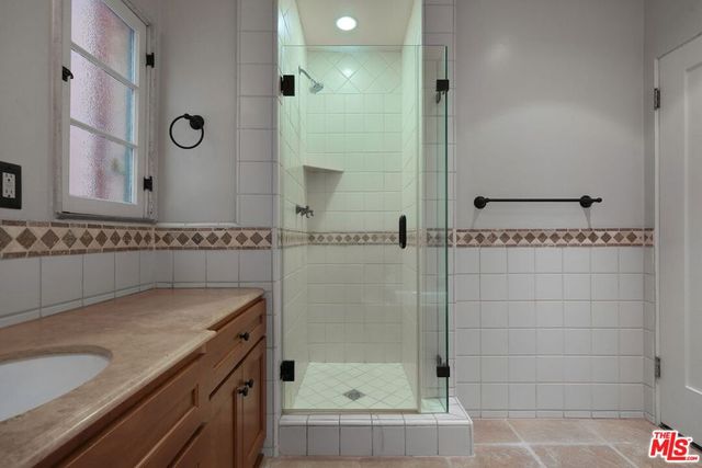 1229 Geneva Street, Glendale, CA 91207