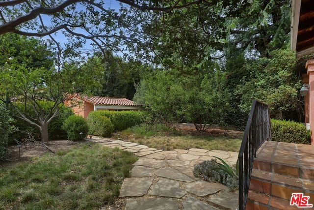 1229 Geneva Street, Glendale, CA 91207