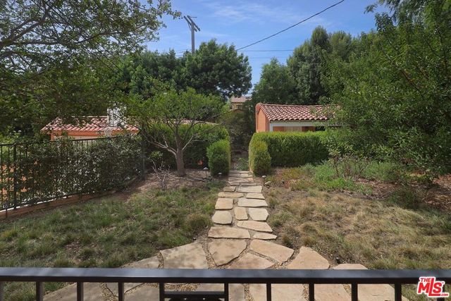 1229 Geneva Street, Glendale, CA 91207