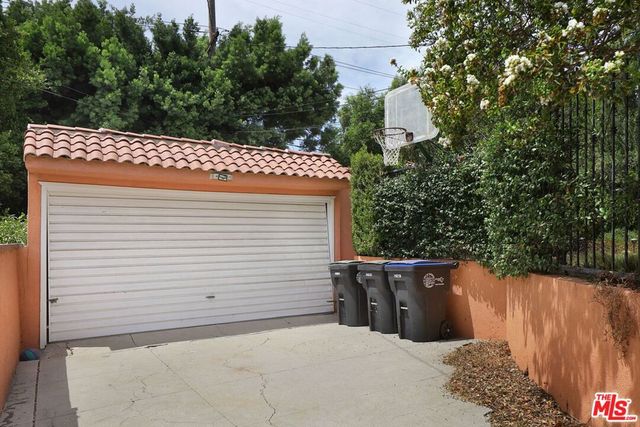 1229 Geneva Street, Glendale, CA 91207