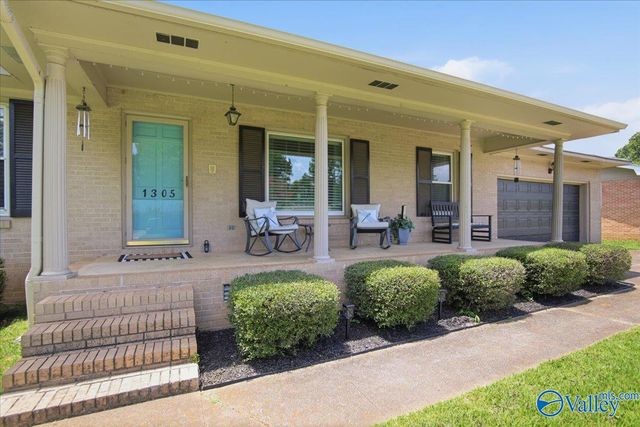 1305 Cloverdale Avenue SW, Decatur, AL 35601