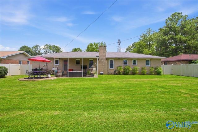 1305 Cloverdale Avenue SW, Decatur, AL 35601
