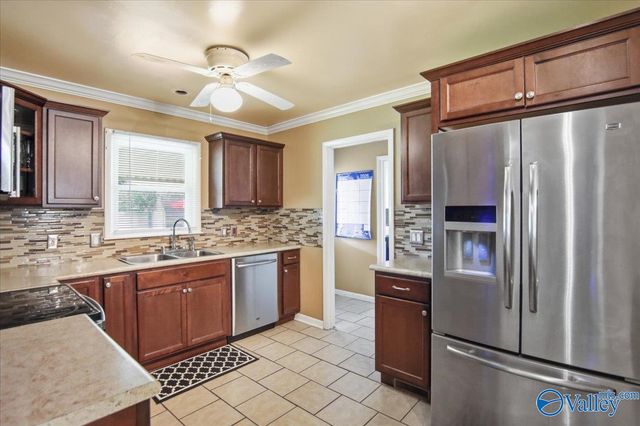 1305 Cloverdale Avenue SW, Decatur, AL 35601