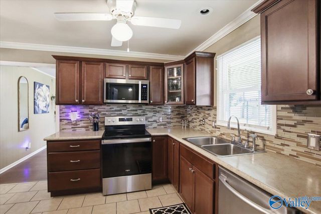 1305 Cloverdale Avenue SW, Decatur, AL 35601